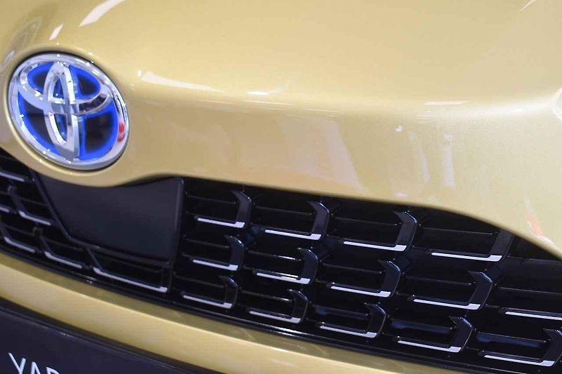 Toyota Yaris Cross si poradí také s lehčím terénem