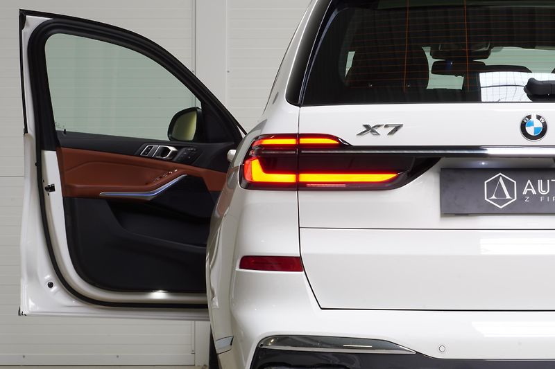 BMW X7 Xdrive40d,Mpaket,ČR,DPH,Tažné - fotka 14 z 40