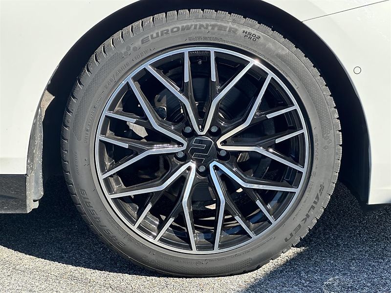 BMW Řada 5 520d Touring - fotka 4 z 16