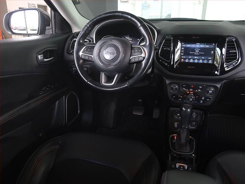Jeep Compass (2018) 2.0 MultiJet, 4X4, Automat - fotka 7 z 17