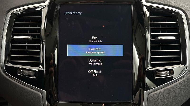 Volvo XC90 2.0 B5 AUT AWD Inscription - fotka 31 z 33