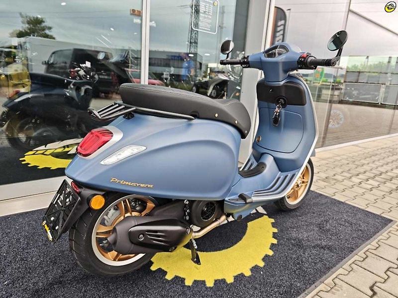 Vespa Primavera 125 3V ABS (2026) Primavera 125 Officina 8 - fotka 3 z 21