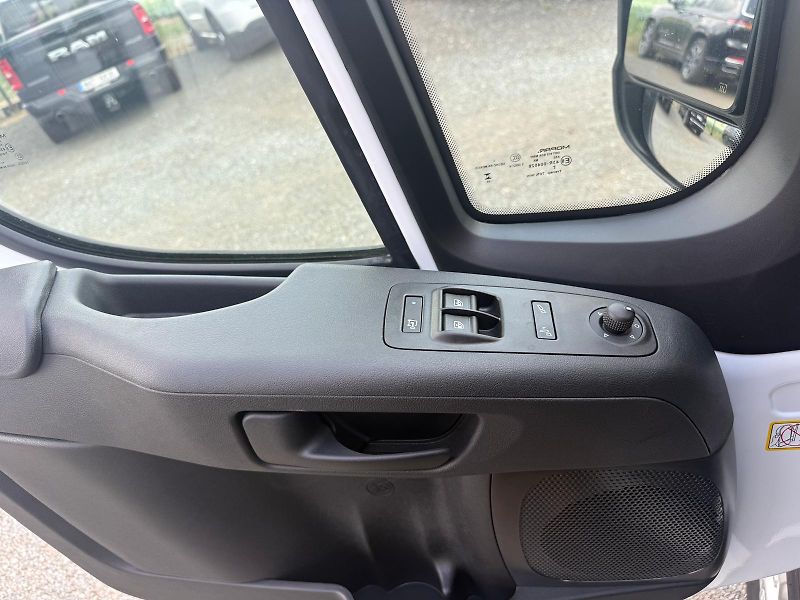 RAM ProMaster (2025) 3500 SLT 3.6L V6 VVT High Roof - fotka 14 z 16