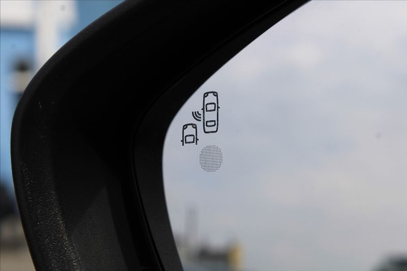 Opel Crossland X 1,2 T  NOVÉ V ČR,1.MAJITEL - fotka 26 z 39
