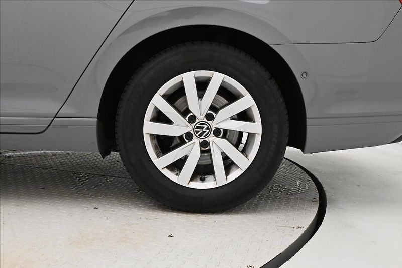 Volkswagen Passat 2,0 TDI 110kW DSG Business Zár - fotka 25 z 25