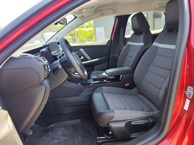 Citroën C4 1.2 Puretech/96kW Feel S&S - fotka 12 z 29