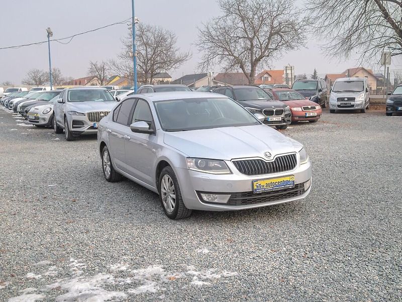 Škoda Octavia (2012) ČR 1.2TSI – NAVIGACE - fotka 3 z 44