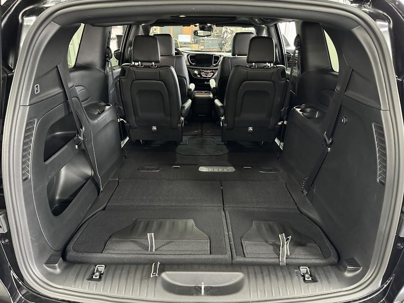 Chrysler Pacifica AWD Touring-L S-Appearance - fotka 21 z 55