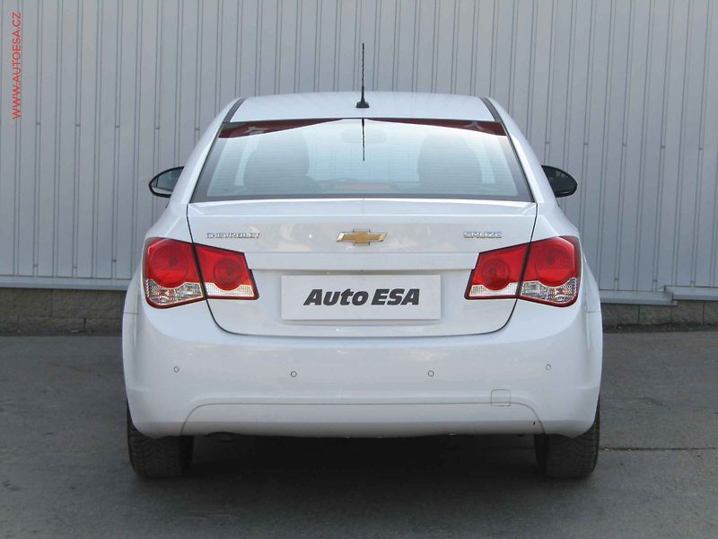 Chevrolet Cruze (2012) 1.6 16V, ČR, AC, temp - fotka 5 z 16