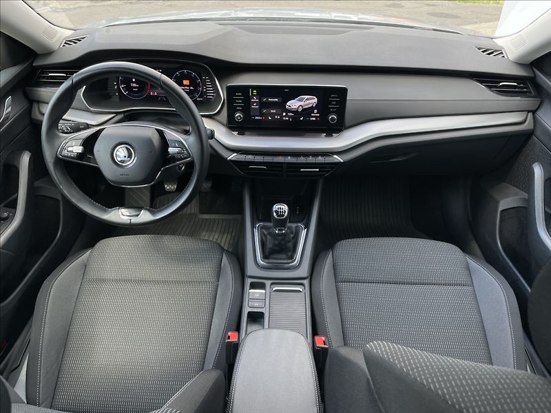 Škoda Octavia 2,0 TDI Combi Ambition Plus - fotka 6 z 23