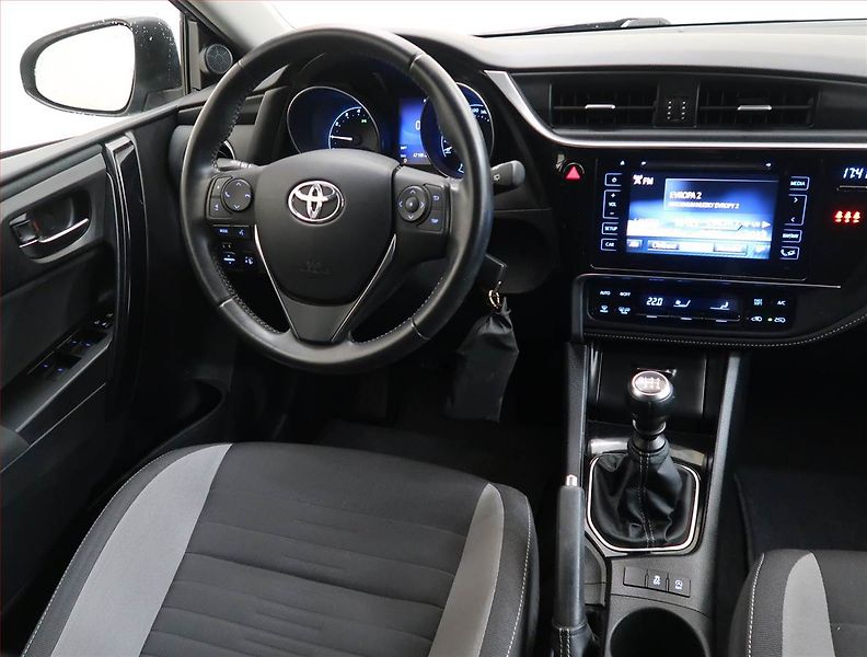 Toyota Auris (2017) 1.2 Ti, Park. senzory - fotka 7 z 14