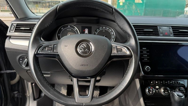 Škoda Superb (2018) 2.0TDi 110kW *ALU*Navi*DSG* - fotka 12 z 22
