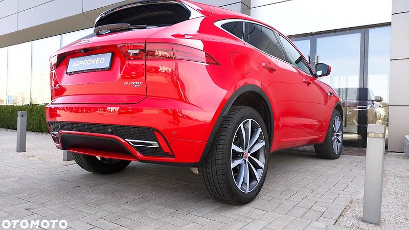 Jaguar E-Pace (2021) 2.0 D200 mHEV AWD R-Dynamic SE - fotka 9 z 9