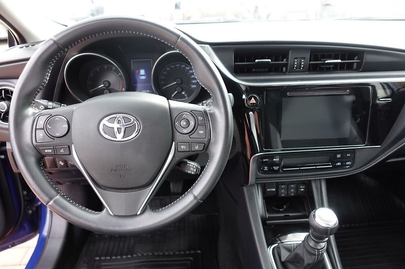 Toyota Auris 1.6VVTi 6M/T BO Active Trend - fotka 15 z 32
