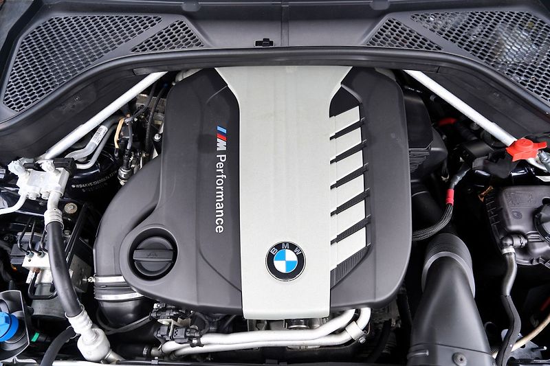 BMW X6 M50d xDrive/280 KW/20/B&O/ČR - fotka 10 z 48