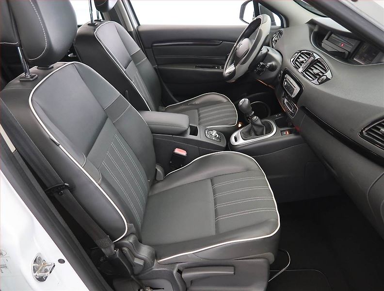 Renault Scénic (2012) 1.5 dCi, Tempomat - fotka 9 z 20