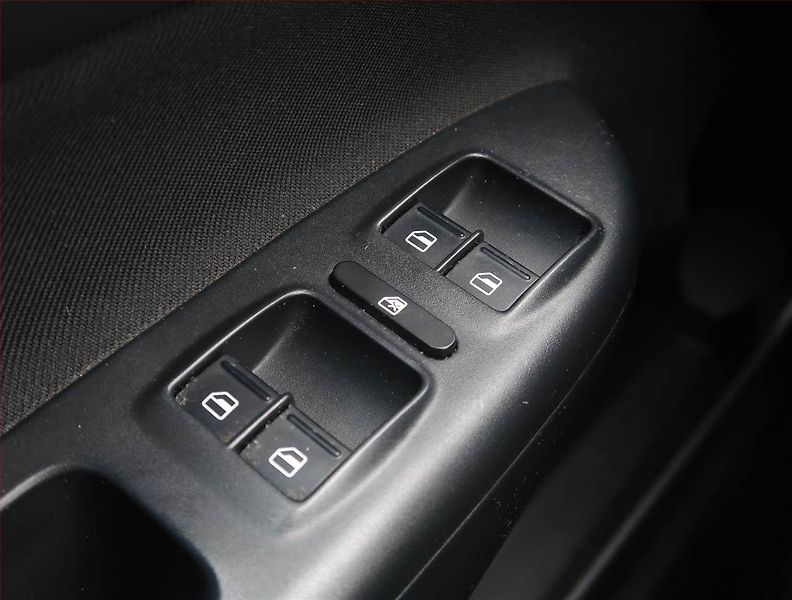 Škoda Octavia (2011) Scout 2.0 TDI, 4X4, Navi - fotka 16 z 19