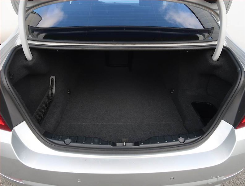 BMW Řada 5 (2012) 520d, Automat, Navi, Xenony - fotka 14 z 21