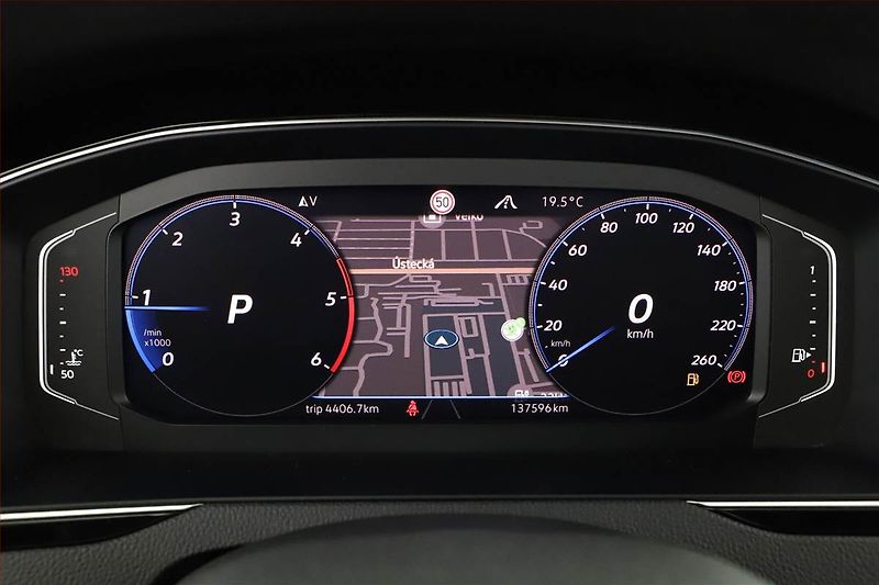 Volkswagen Passat (2019) 2.0 BiTDI - fotka 8 z 23