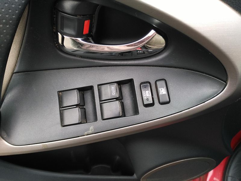 Toyota RAV4 2,2 D-4D - fotka 14 z 31