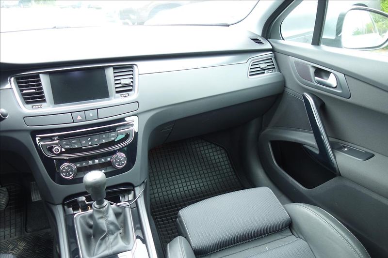 Peugeot 508 2,0 BHDi 110KW,ČR,S&S ALLURE. - fotka 23 z 36