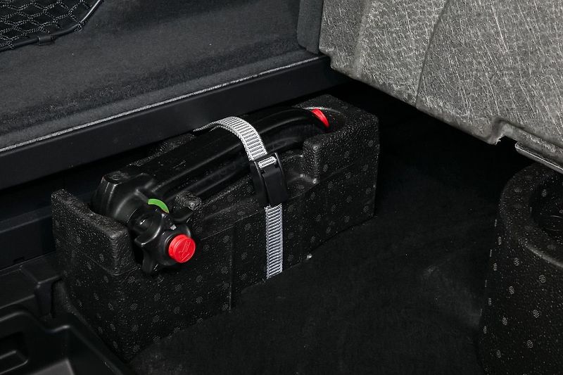 Audi e-tron 55 300kW Sline BlackEd Pano TZ - fotka 43 z 44