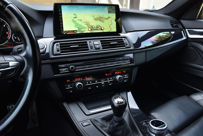 BMW Řada 5 520d M SPORT PAKET, PANORAMA - fotka 19 z 51