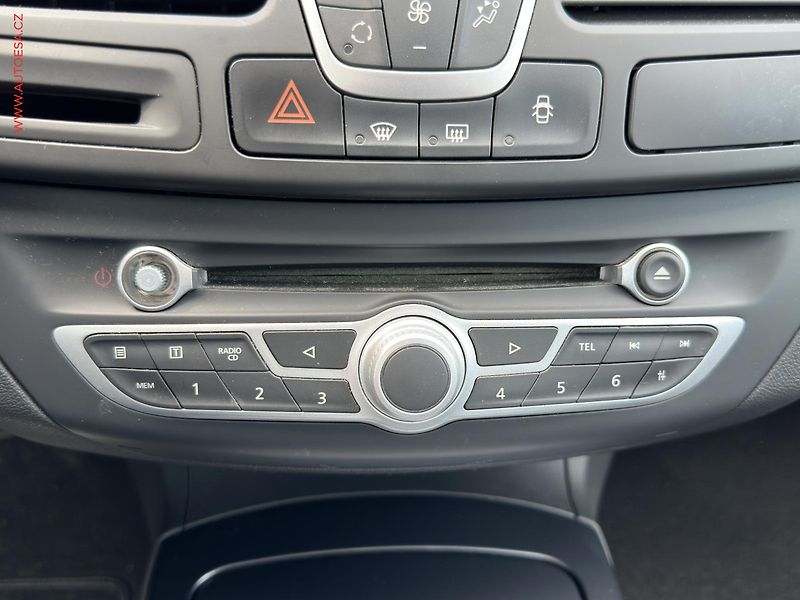 Renault Laguna (2010) 2.0d, ČR, Navi, xenon - fotka 14 z 19