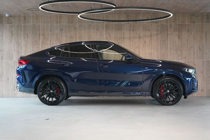 BMW X6 30d xDrive, Vzudch, Masáž - fotka 6 z 48