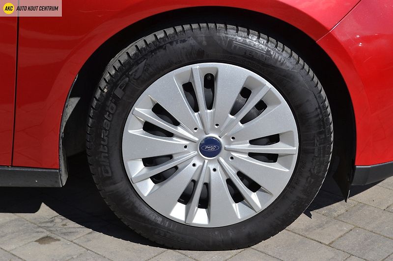 Ford Focus 1.6i - 77KW  TREND - fotka 9 z 39