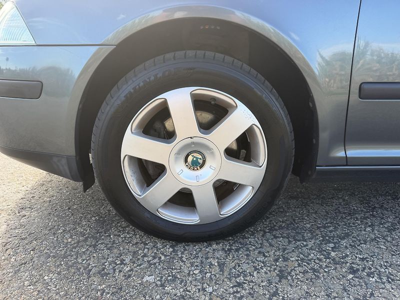 Škoda Octavia 2,0TDI 103kW Elegance BEZ DPF - fotka 14 z 57