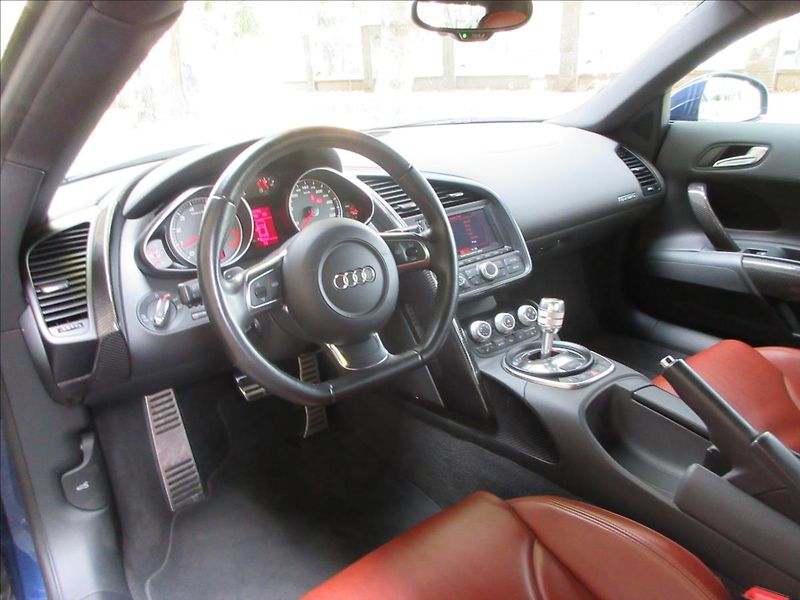 Audi R8 4,2 47tis. Km, Carbon, Top pův - fotka 12 z 28