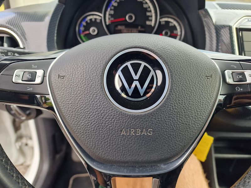 Volkswagen e-up! DRIVE 61KW 36,9kWh - fotka 17 z 18