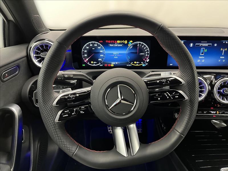 Mercedes-Benz Třídy A 250e s hybridní technologií EQ - fotka 10 z 22