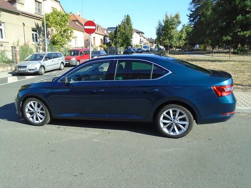Škoda Superb (2019) 2.0 TDi, ČR - fotka 8 z 26