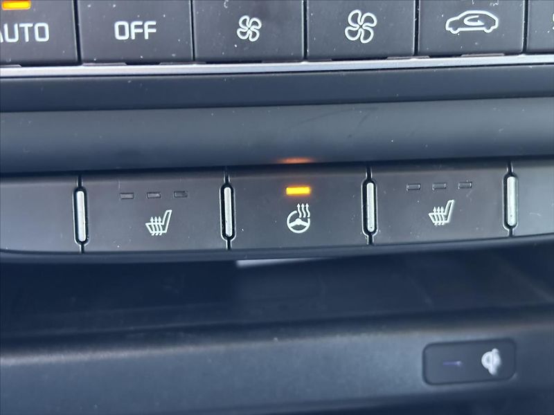 Kia Ceed 1,5 TGDi 118kW AT TOP KAMERA - fotka 27 z 43