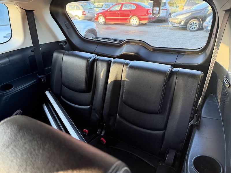 Mazda 5 2.0 D 7-MÍST 8xKOLA - fotka 13 z 25
