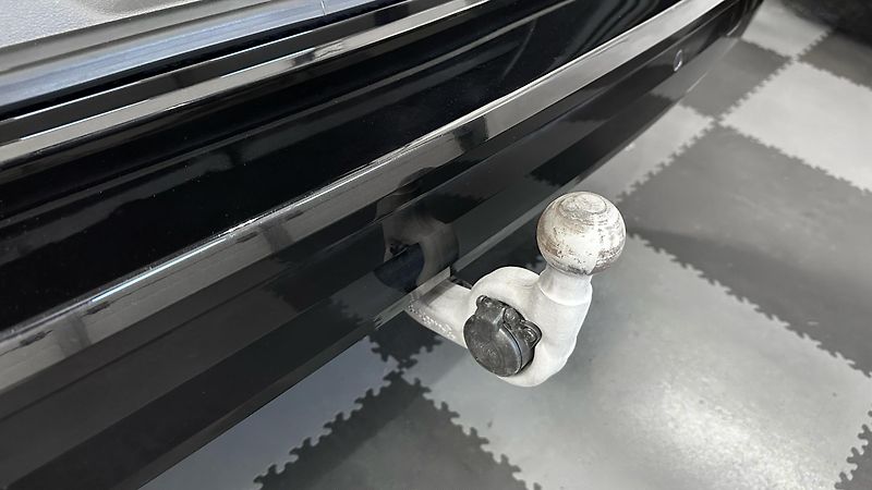 Volkswagen Multivan TAŽNÉ / ZÁRUKA / TOP STAV - fotka 21 z 51