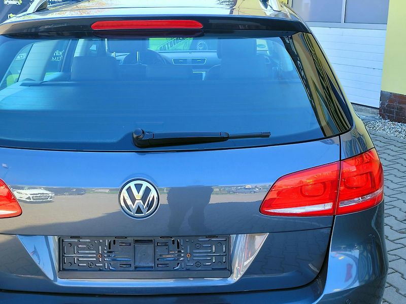 Volkswagen Passat TSi HIGHLINE,málo najeto  - fotka 51 z 51