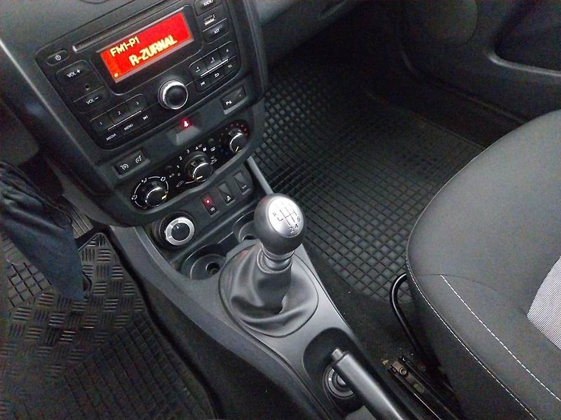 Dacia Duster (2016) 1.5 dCi, 4X4, ČR,1.maj - fotka 13 z 14
