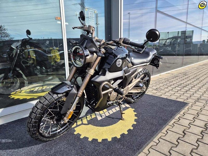 Zontes 125 G1 (2026) 125 Scrambler - drátěná kola - fotka 8 z 19