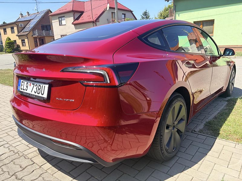 Tesla Model 3 LONG RANGE DUAL MOTOR - fotka 4 z 45