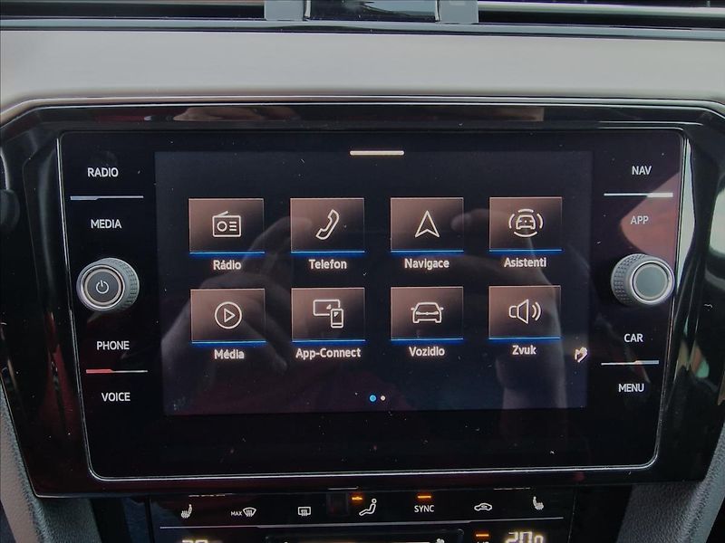 Volkswagen Passat 2.0TDI 147kW 4MOTION DSG Eleg - fotka 25 z 50