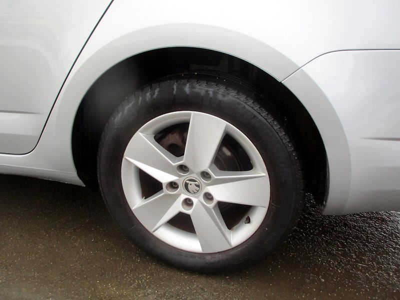 Škoda Octavia 1.2 TSi AMB*SERVIS*L+Z PNEU - fotka 32 z 40