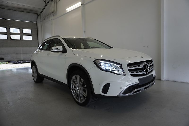Mercedes-Benz GLA 200 2.2D 100 kW AUTOMAT - fotka 3 z 32