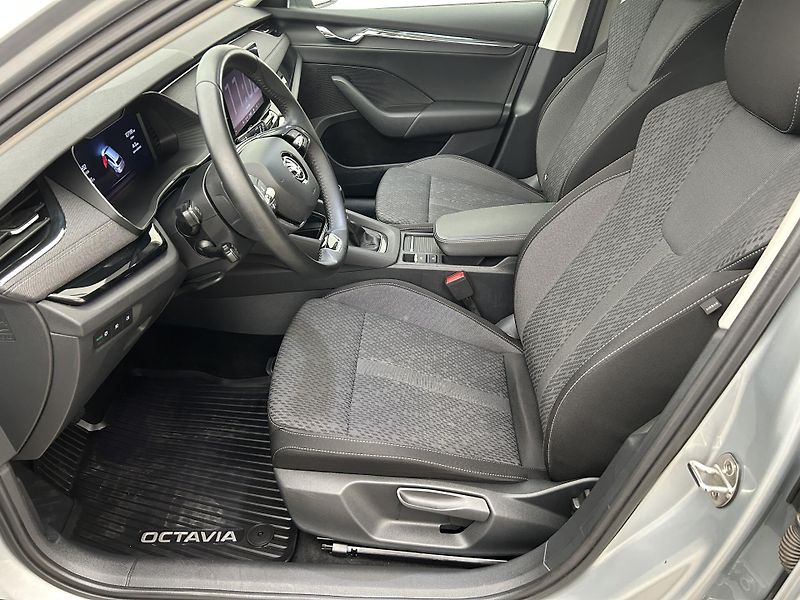 Škoda Octavia 2.0 TDI Style Plus - fotka 20 z 25
