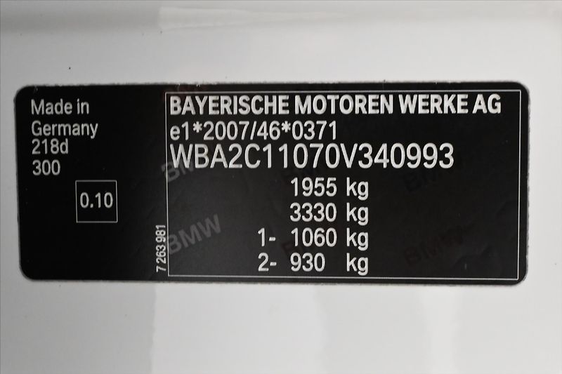BMW Řada 2 2,0 218d 110 kW Active Záruka - fotka 12 z 31