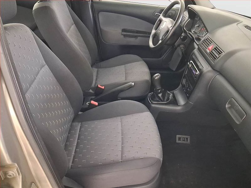 Škoda Octavia (2009) 1.6, Tažné, za skvělou cenu - fotka 9 z 17