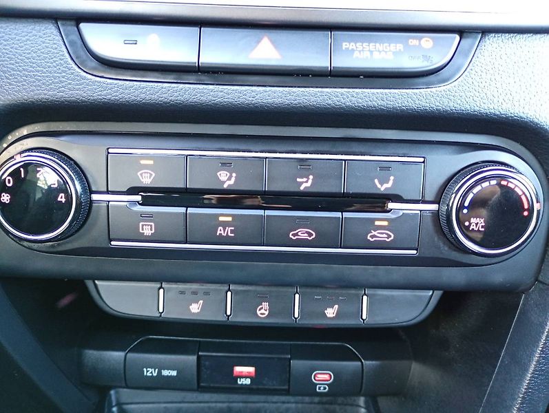 Kia Ceed (2023) 1.0 T-GDI 73 kW benzín manuál - fotka 19 z 25