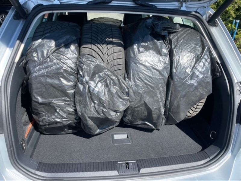 Volkswagen Passat 2,0 TDI Highline AT - fotka 6 z 11